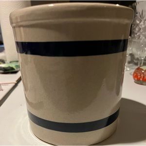 Vintage pottery byRobinson  of Roseville Ohio